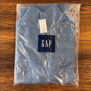 GAP Men's 1/4-Zip Sweater in Heathered Blue